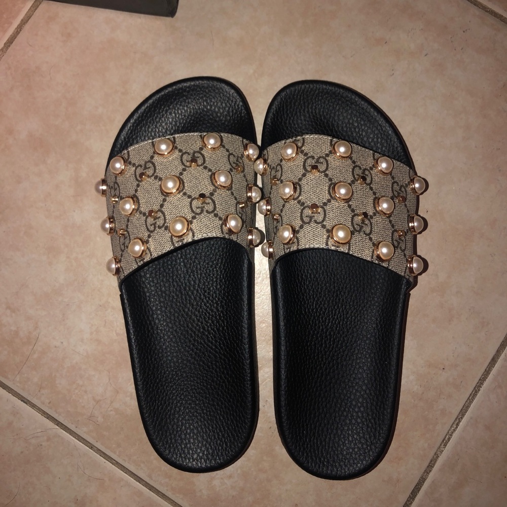 GUCCI SLIDES - GG Supreme slide with pearls